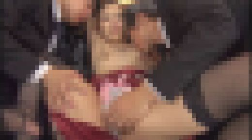 いつもの人妻に性欲が爆発してしまいました。嫌がってたけど思い切り【フェラ】と【手コキ】で出してもらったわ。　04　サンプル画像1