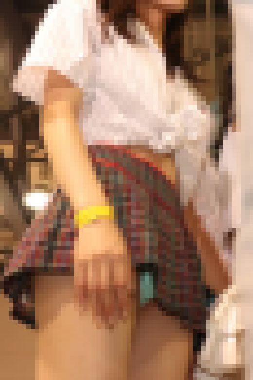 【速報】バイクにまたがるエッチなキャンギャルちゃん2022★期間限定【その２】　サンプル画像1