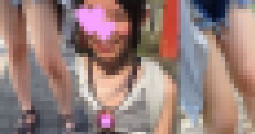 観光地の汗だく若プリ肉を粘着接写♥　サンプル画像1