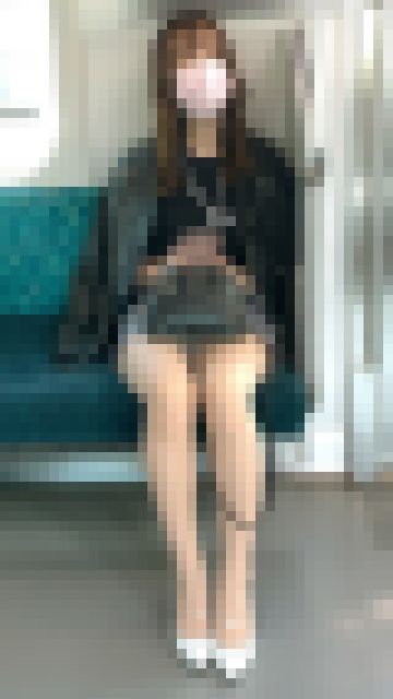 反則級の超絶美脚を見せつける気が強そうな極上美女（其の五）　サンプル画像3