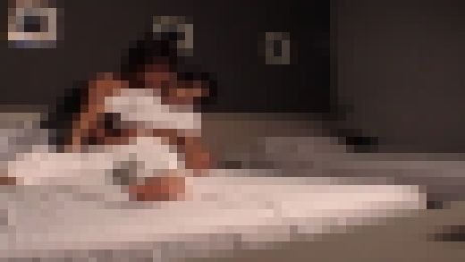 出張マッサージのおばさんは勃起チ●ポを見せると確実にヤレる！File.5　サンプル画像2