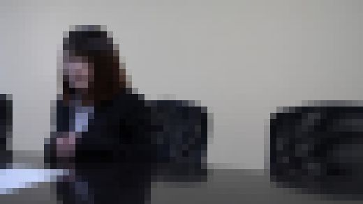 きゃめる134　魅惑の世界へようこそ。 緊張感漂う就活生の面接は、隙だらけ。見え隠れするパンティーが魅力的です。　サンプル画像1