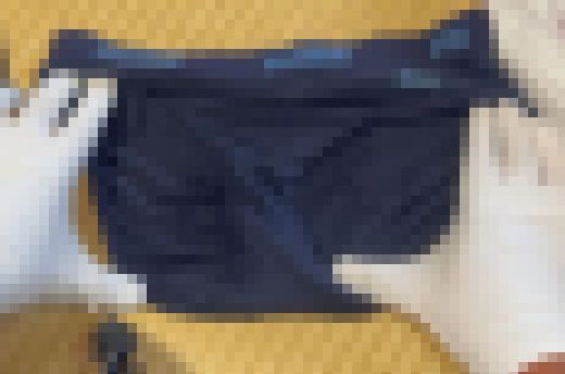 【4K】女子〇学生部活合宿の荷物検査で着替えの汚ぱんつ発見②　サンプル画像1