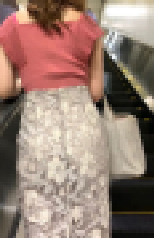 【再販商品SALE】デカ尻淫乱美人マダムのお尻を後ろから鷲づかみ妄想！！エロいレーススカートがデカ尻を強調する変態女【32】　サンプル画像3