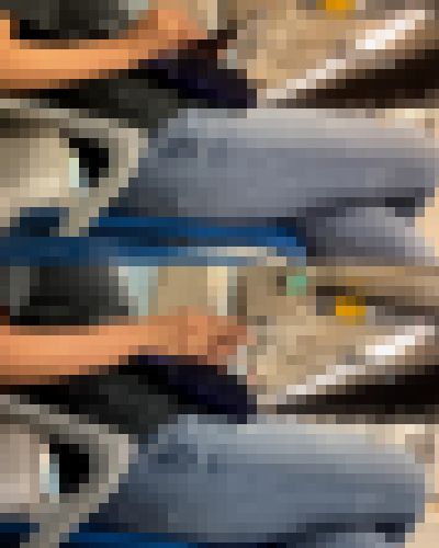 ベンチに座るむっちむちのデニムジーンズ美脚奥様【街中風景010】 サンプル画像