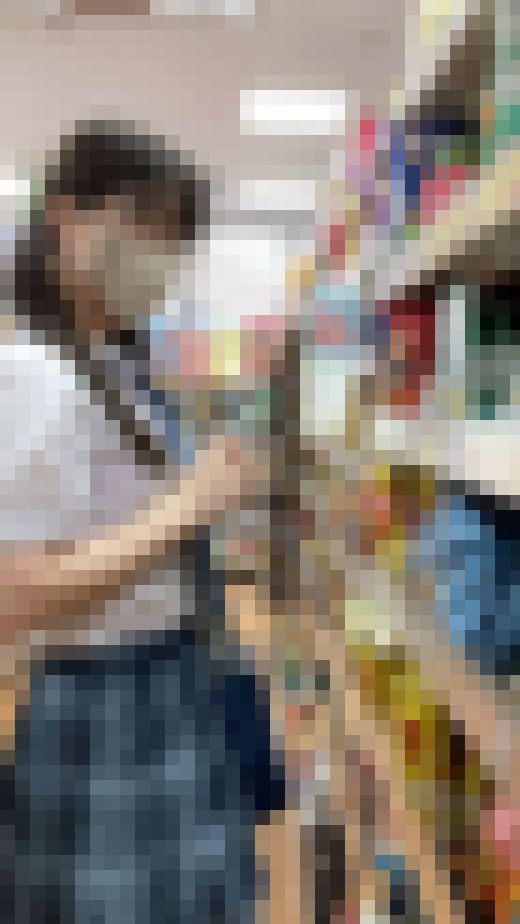 ☆ドスケベ青チェ制服女子盗撮☆顔撮影あり　サンプル画像1