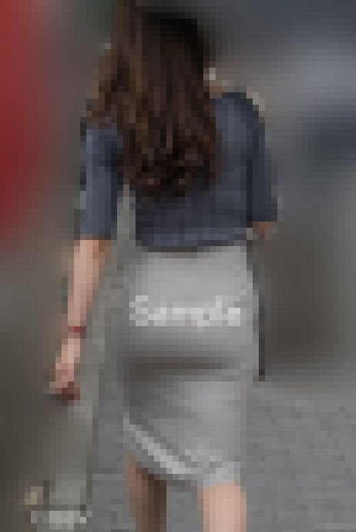 絶品の美尻！豊満な尻肉を揺らし歩くセレブのタイスカお姉さんがエロ過ぎる！　サンプル画像1