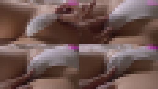 競泳水着のまま寝てしまった素人個撮モデル（3） ハイレグ鼠蹊部モリマンを弄ってメコスジ濡れシミ編　サンプル画像1