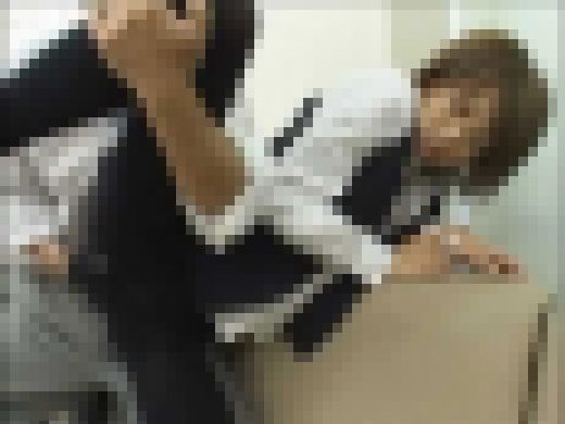 太腿と上を向いたお尻を包み込む黒いタイツが社内を駆け抜け、漂う微香に上司の理性が壊れる　Part 1　サンプル画像1