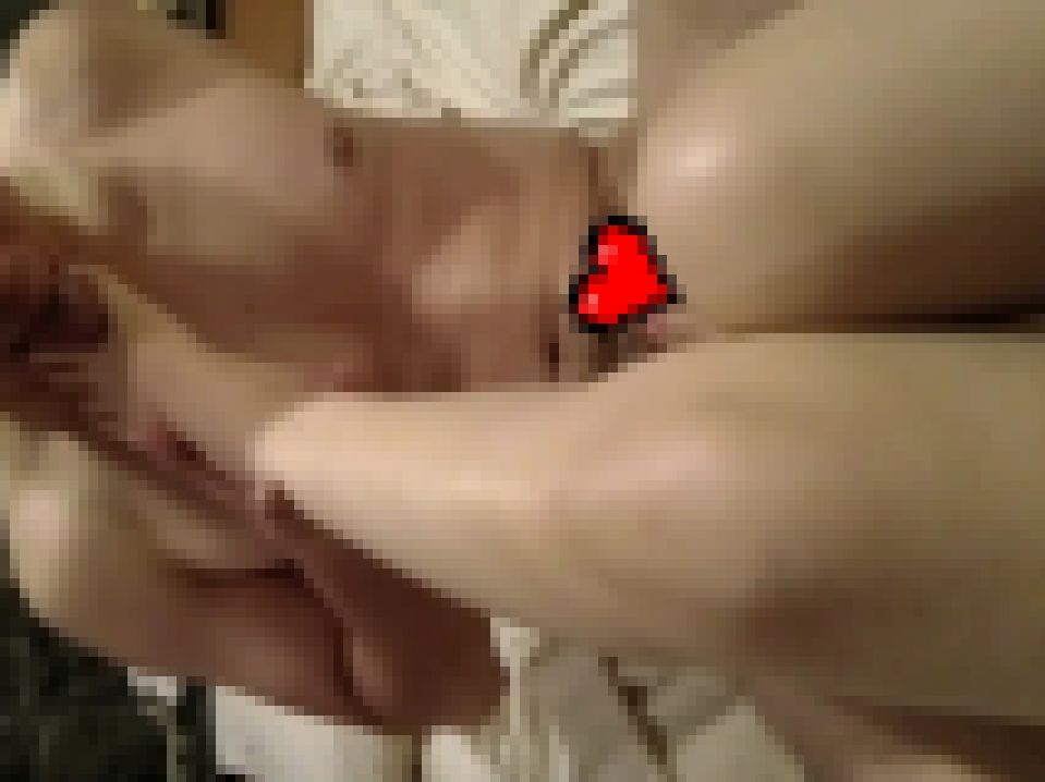 20歳色白アニメ声娘のカラフルペディ足コキ&足舐め サンプル画像