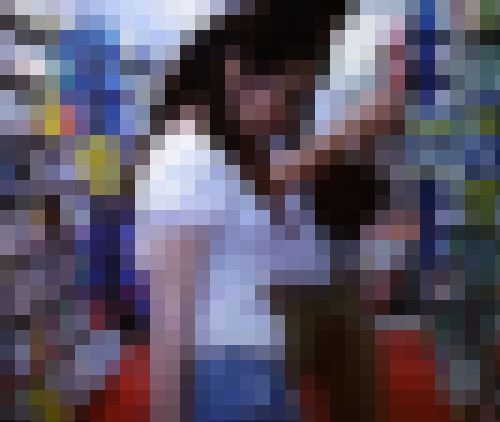 女子アナクラスの超絶美女がクビレ巨乳を強調させてDVD選んでるよ サンプル画像