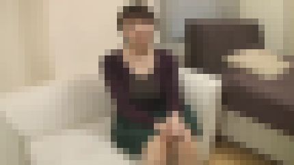 面接を終えたばかりの23歳OLがFカップを揺らして撮られていることを忘れて快感に悶える　サンプル画像1