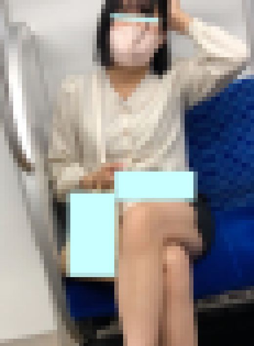 ミニスカスリットエロすぎる美女　サンプル画像2