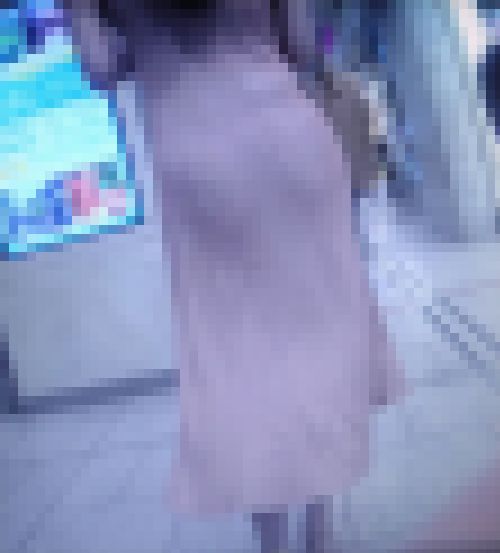 清楚系の超絶美人長身美女がスタイル抜群プリプリのお尻で歩いてるよ　サンプル画像2