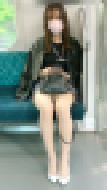 反則級の超絶美脚を見せつける気が強そうな極上美女（其の六）　サンプル画像2