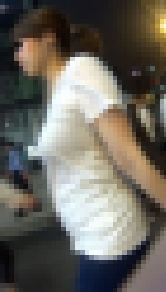 童顔巨乳お姉さんに遭遇。揺れまくり。 サンプル画像