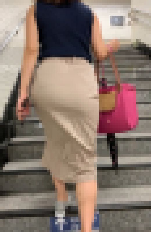 【好評再販SALE】デカ尻エロOLの最高の肉尻をしたから拝む！スカートが張り裂けそうなお尻に精子をぶっかけ妄想！【79】　サンプル画像3