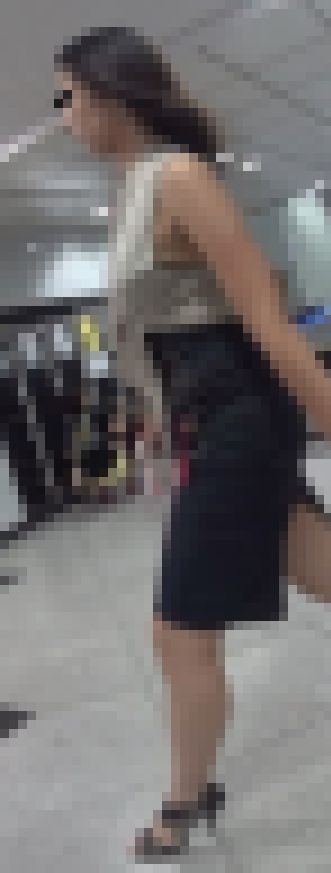 おっぱいに大接近な美人OL サンプル画像