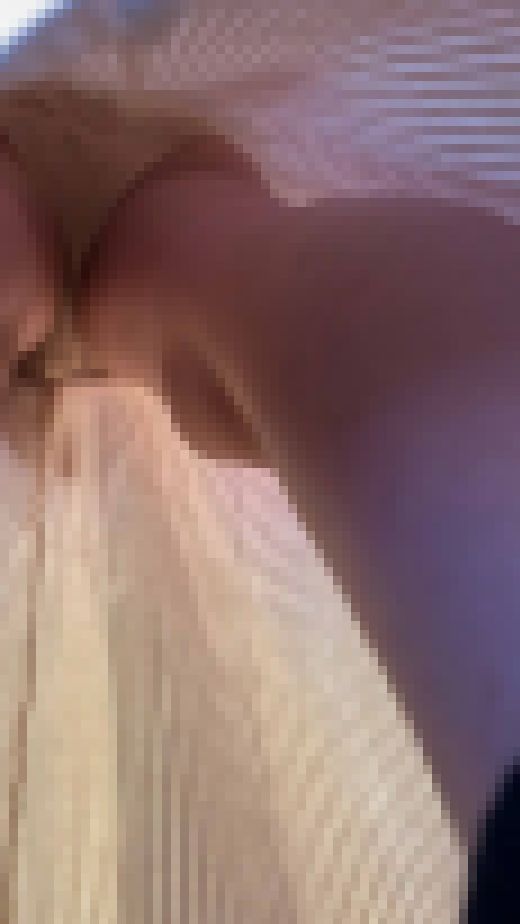 【パンチラ盗撮】前回試着室に仕込んだカメラに引っかかったボーイッシュ系巨乳素人娘を追撮　サンプル画像2