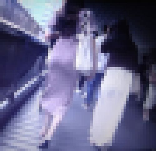 スタイル抜群超絶美人女子大生がピタワンピ着て歩いてるよ サンプル画像