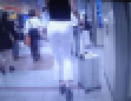 ルックス、スタイル、色気、美尻ピタパン感、全てが最上級美人ギャルが歩いてるよ　サンプル画像1