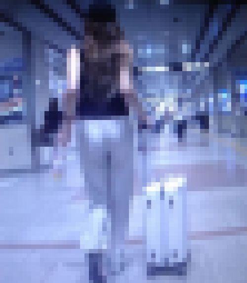 スタイル抜群超絶美人ギャルが薄ピタジョガパンで歩いてるよ サンプル画像