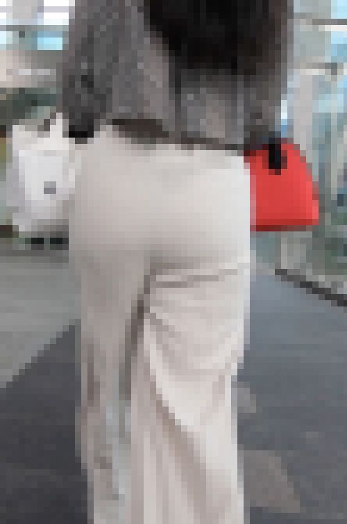 でか尻エロTバックで出社するOLさま　サンプル画像1