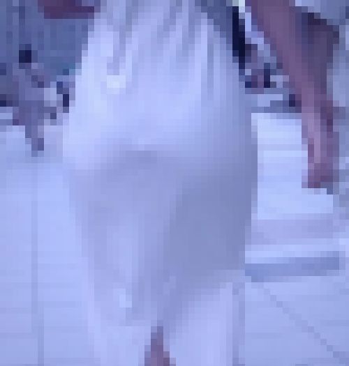 ドレス系のピタピタワンピを着た美人ギャルが爆尻を振ってエッチなラインを浮かび上がらせながら歩いてるよ　サンプル画像3