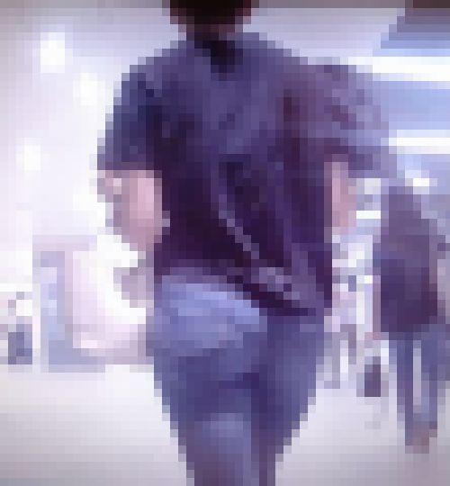 スタイル抜群のセレブ系美女が密着スキニーデニム履いて美尻をムニュムニュさせて歩いてるよ　サンプル画像3