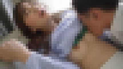 26歳人妻が他人棒で突かれてアソコをマン汁でベトベトにして何度も絶頂　サンプル画像1