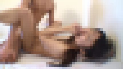 色白美乳の25歳保育士が敏感な体を弄られ肉棒が欲しくなり奥まで突かれて喘ぎまくる　サンプル画像3