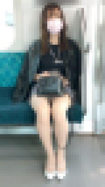 反則級の超絶美脚を見せつける気が強そうな極上美女（其の七）　サンプル画像3