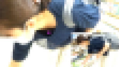 #310　前屈み女子の大胆にオープンした胸元を遠慮なくいただきます　サンプル画像1