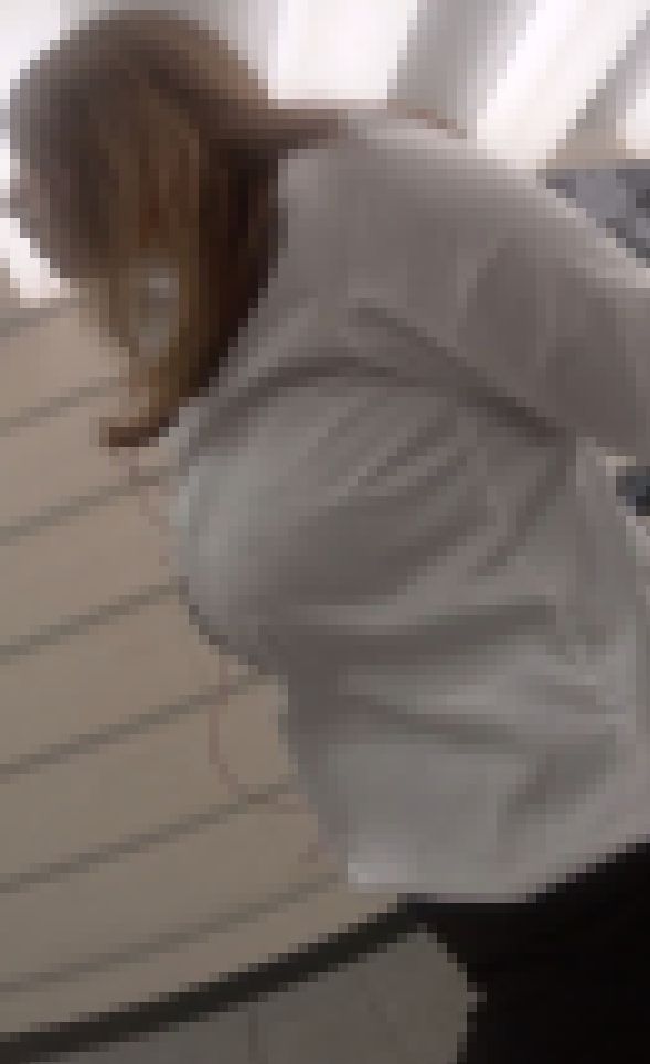 超爆乳を揺らすシャツスタイルな美人OL! サンプル画像