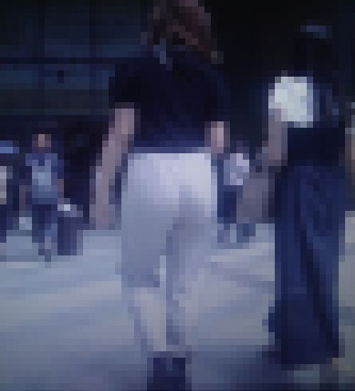 超可愛い清楚系美少女が大きなヒップをプリっとさせて白のもっこりピタパン履いて歩いてるよ　サンプル画像2