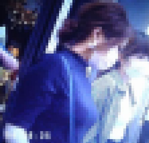 若くて色気ムンムン美女が突き出た美巨乳で横チチ強調して歩く姿がエロい　サンプル画像1