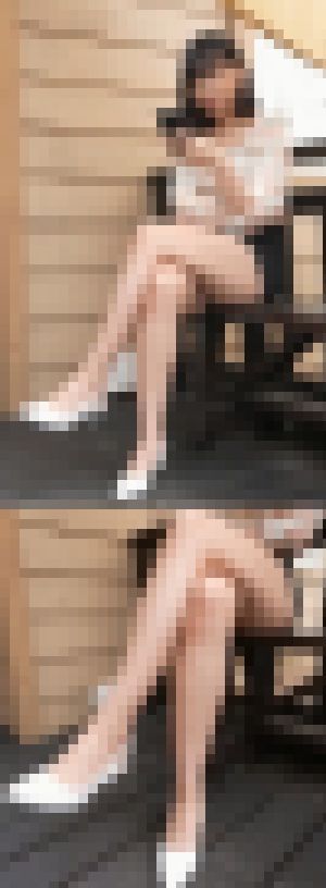 お座り正面★カフェの美脚おねえさん　サンプル画像1
