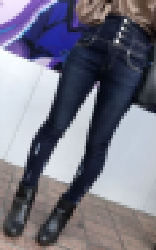 022 【お得用】お姉さん達のスキニー尻詰め合わせ　サンプル画像1