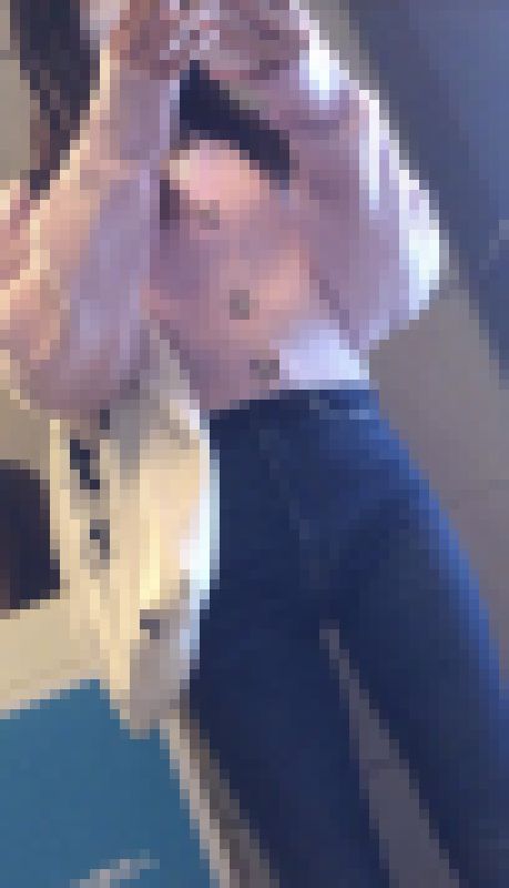 028 ピッタっと張り付く女子大生のスキニー尻 サンプル画像