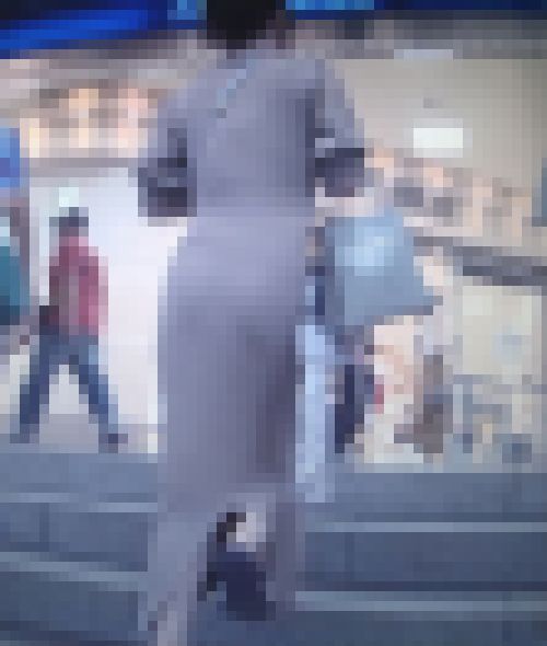 エレガント清楚系美女がタイトなワンピ着て歩いてるよ　サンプル画像1