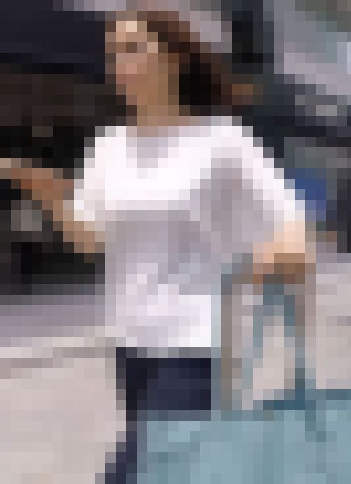 追い風で露わになる美巨乳OL サンプル画像