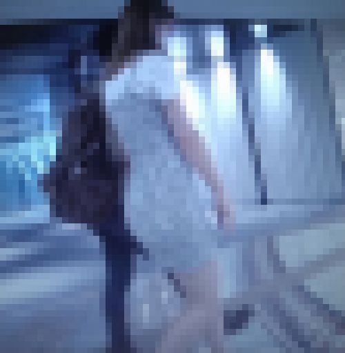 超巨尻美形美少女がタイトワンピ着て魅力的で大きなお尻もっこりさせて歩いてるよ　サンプル画像2