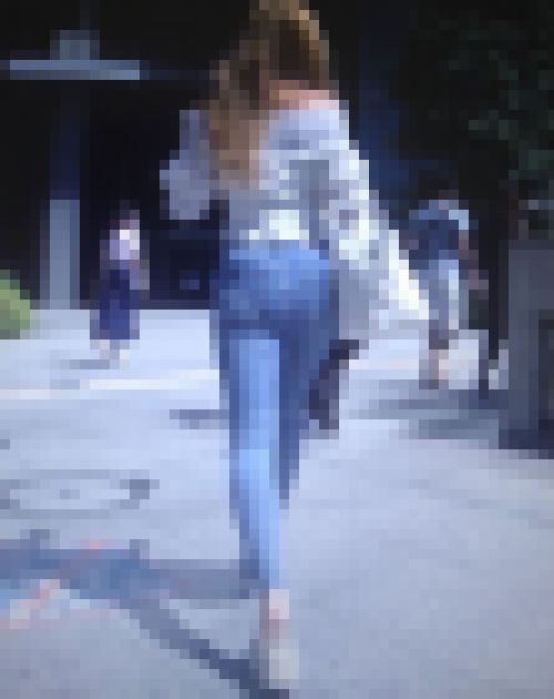 超絶美スタイルのハイスペックギャルがスキニーデニム履いてドエロいライン出して歩いてるよ　サンプル画像2