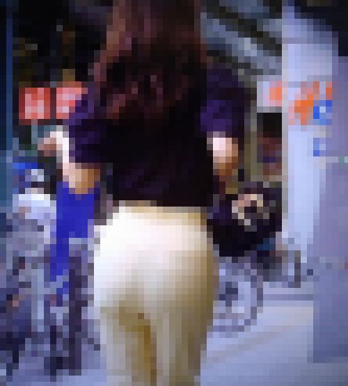 超色っぽい美人お姉さんがピタパン履いてプリ尻ふって歩いてるよ サンプル画像