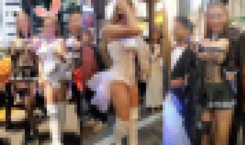 【フェチ動画】渋●ハロウィン!股下90cm超え!?ミニスカからパン●が見える長身バニーお姉さん2人組 サンプル画像