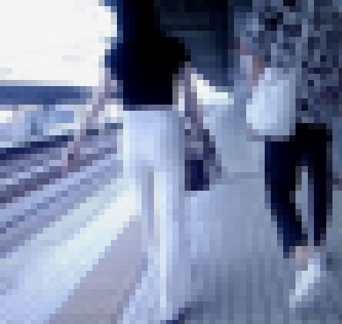 超清楚系の美女がピタパン履いて超プリプリ美巨尻ふって歩いてるよ　サンプル画像3