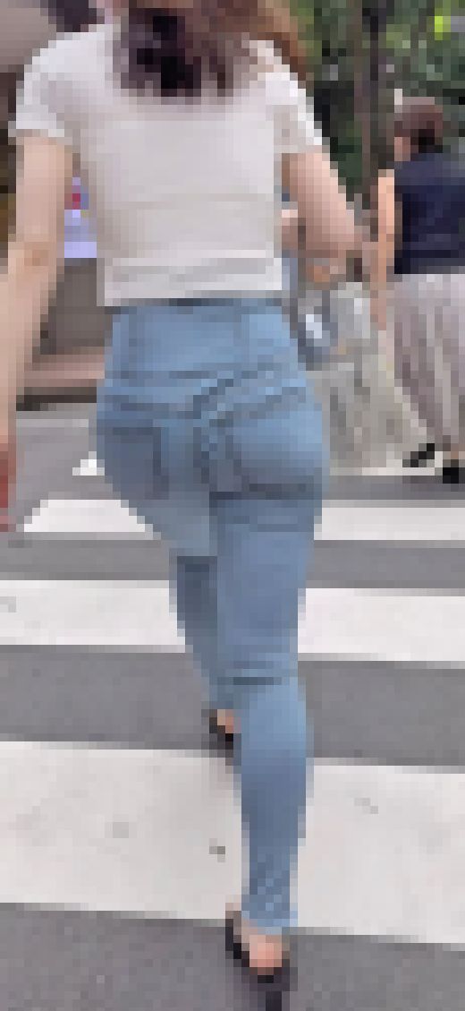 Sクラスのスレンダーエロボディ＋スケベな出っ尻をムニュらせて男を誘惑！ 下品なスキニーデニム お姉さん編　サンプル画像2