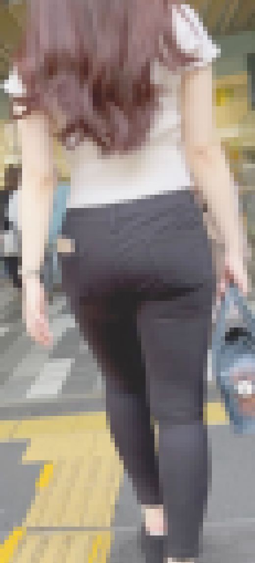 スケベな色白スレンダーボディ＋パッツンエロ尻をムニュらせて男を挑発！ 下品なスキニーデニム+チノパン編　サンプル画像3