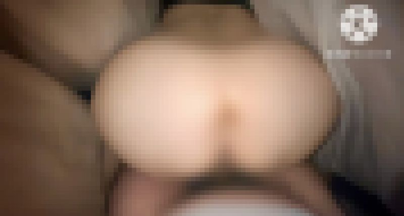 人妻パート事務員さん、スタッフが帰った休憩室で声をひそめて サンプル画像