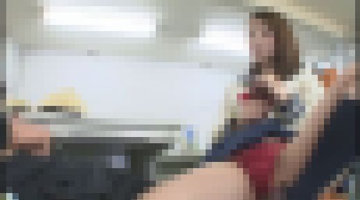 女子校生のパンチラは永遠のロマン　わざとパンチラはソッコーフル勃起で暴走寸前(;'∀')　01　サンプル画像2